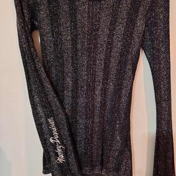 3/$25 HD Metallic Top - Picture 3 of 4